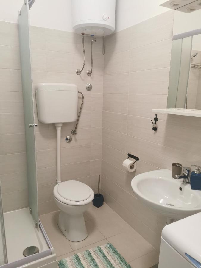 Apartmani Kronjac Milna  Eksteriør billede