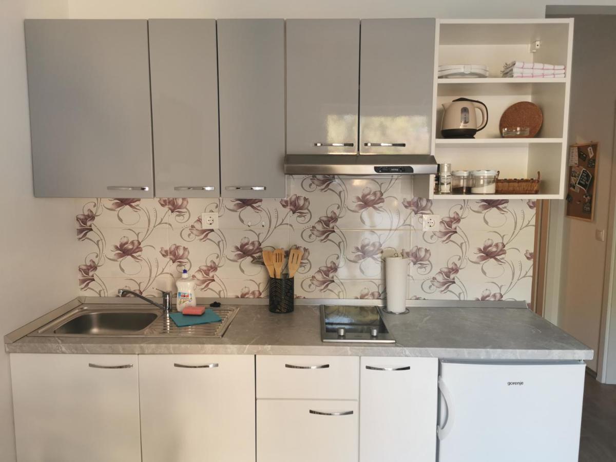 Apartmani Kronjac Milna  Eksteriør billede