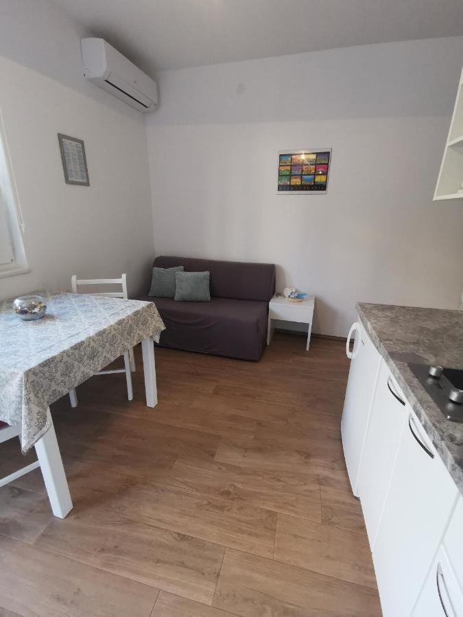 Apartmani Kronjac Milna  Eksteriør billede